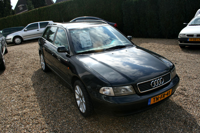 A4Avant_25TDI_1.jpg