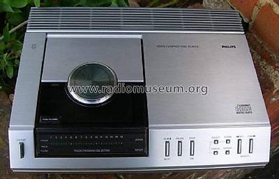 compact_disc_player_cd_100_30_1283803.jpg