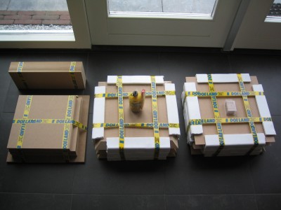 Alles bij elkaar. Linksboven een paar stukken van (260x400x12mm), hier ga doek overheen spannen voor de monitors.