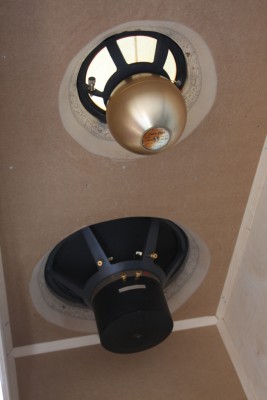 Achterzijde open baffle