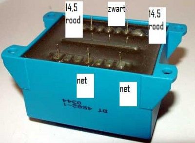 idem, maar nu de pe rechtsonder en de middenste pen aan de primaire zijde aangesloten Ik denk dat dit de 110 volt aansluitmanier is EDIT: is niet de 110 volt manier, maar de manier om tussen 220/230 volt en 230/240 volt te kunnen varieren!