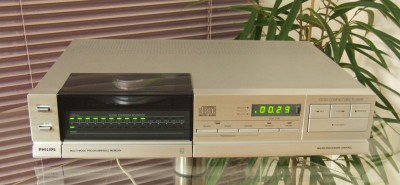 5 PHILIPS CD 303 Like NEW!.jpg