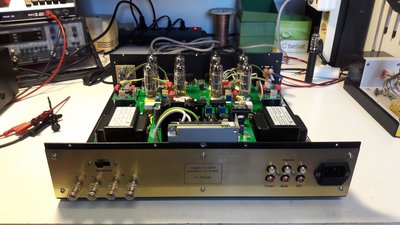 2.chassis vol gebouwd achter.jpg