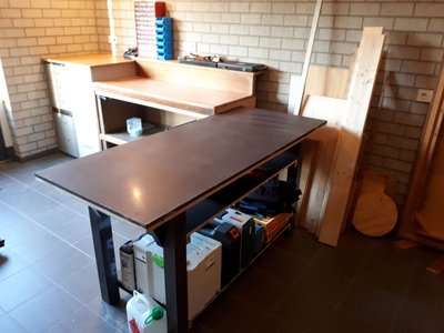 Montage van het bovenblad