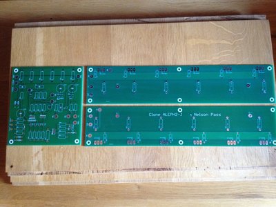 front end pcb met de pcb voor de power mosfets (links-rechts)