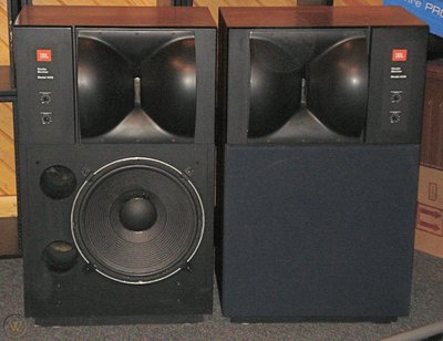 jbl-4430-biradial-studio-monitors_1_bf33543c172277bbef341a1159c8c9b3.jpg
