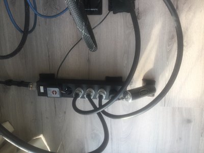 Mbags onder het blok, akiko triple ac enhancer en Kemp SNS plug