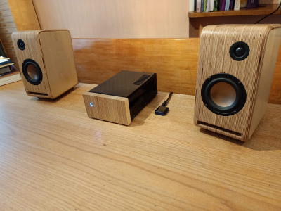 Versterker en speakers.jpg
