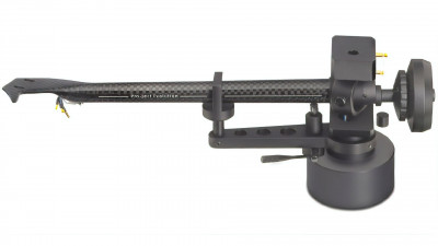 foto van de toonarm. 9inch, carbon tube. Foto van de pro-ject website