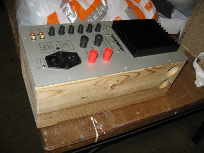 Past precies...nou ja, bijna volmaakt. Hoeft ook niet, want er moet eens een mooi metalen kastje omheen (EMS weetjewel)