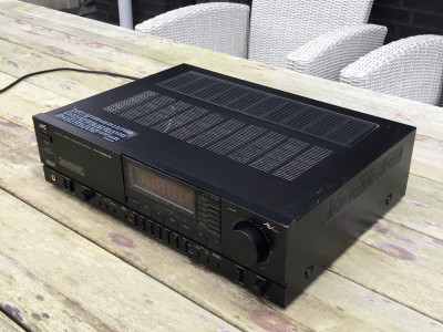 De JVC AX-R551X