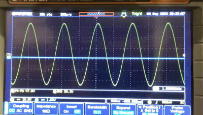 20.3 Volt bij 1Khz is 51.5 Watt