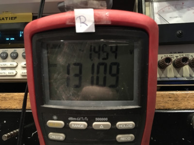 2,7 Volt sturing 1,3109/12 = 109 mA Rechts