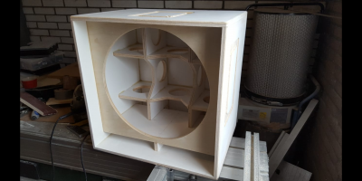 1x 18" 53 x 53 x 40 cm 19,5 kg