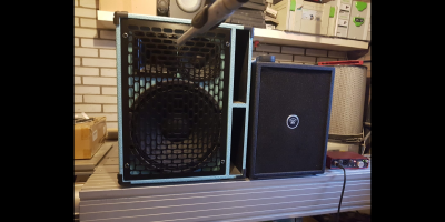 Fearful F112 met 12" Kappalite 3012LF 60 liter naast B-112 met 30 liter