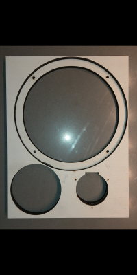 Baffle B-112, pvc poort achter baffle is 1,5mm langs de randen, wooferuitsparing ook 1,5mm langs de rand boven en langs 1 zijkant