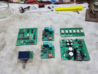 01 - PCB's met componenten.jpg