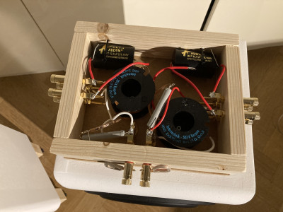 Tijdelijk hoogdoorlaatfilter voor de minimonitoren.