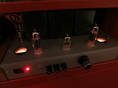 EL84 017.jpg