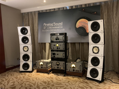 Quintet10-Horn2-Open-Baffle-Speakers-by-PureAudioProjectin-Line-Magnetic-Room-1M-1030x772.jpg