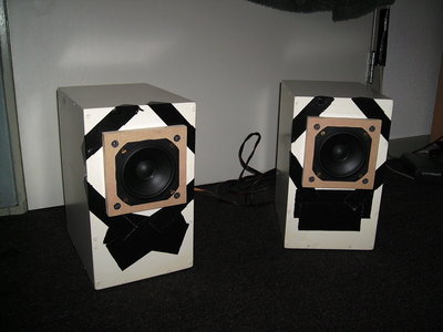 Vifa 3.5inch in crappy testbox.JPG