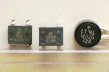 De ronde (10mm) is 400V en 1,5A
