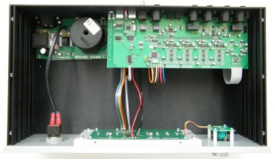 Als DIY begin je natuurlijk een apparaat open te schroeven als je het binnen krijgt...