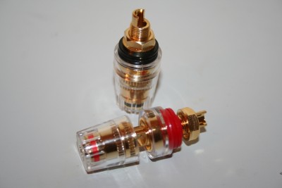 Vergulde speaker connectors