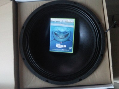 Even de verhouding tussen een DVD-doosje en de driver.
