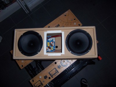 de 2 BG20 speakers zijn al gemonteerd, de tweeter nog niet