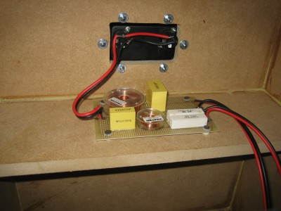 scheidingsfilter in de kast gemonteerd