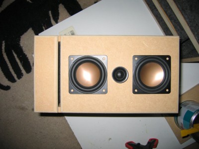 alle demping geplakt, op het schaap na. of dat er daadwerkelijk ingaat gaat later bepaald worden als ze gemeten worden. ook zitten de gaten voor de speakers er in.
