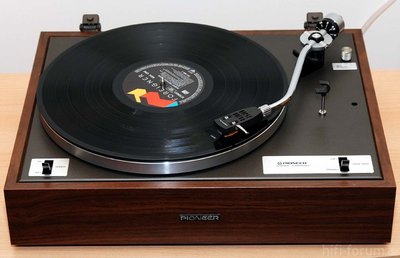 bestandsbron:<br />http://bilder.hifi-forum.de/medium/405575/pioneer-pl-10_47129.jpg