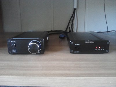En dit is de versterker + dac die zen mannetje staan.<br />Een smsl sa-36 en sd-1955