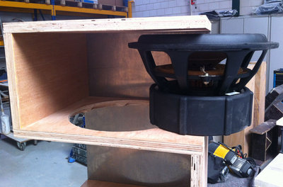 Linkwitz-Orion-w-frame-Seas-woofer-fit.jpg