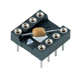 ic-voet_met_condensator.jpg