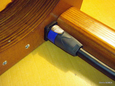 Het stekker materiaal en de 4 aderige kabel kan wel krachtstroom hebben. Leverancier was New-Line uit Harlingen. (lekker goedkoop)