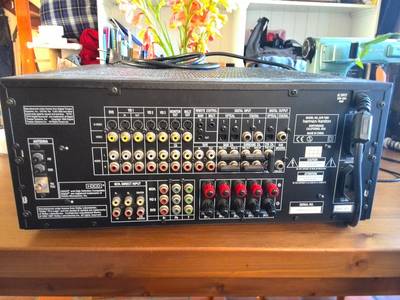 HK AVR7000 achteraanzicht