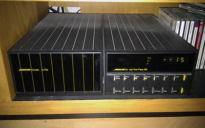 Meridian_CD208.jpg