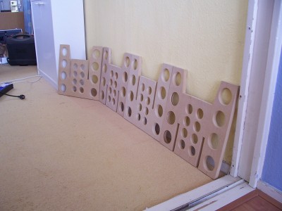Boel gaten aan de wand. Nu de rest nog....