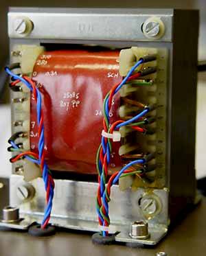 annastasia_chassis_42_voedingstrafo[1].jpg