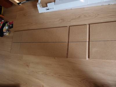 3.gezaagd.JPG (69.34 KiB) 1563 keer bekeken Allemaal stukjes hout!