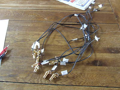 hoop werk dat met die rca plugjes en de keuze schakelaar, ga ik nooit meer doen zo ! .