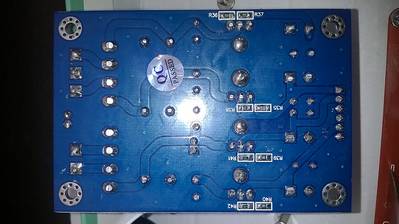 zicht op de banen op de pcb, kan misschien inzicht verschaffen in de werking ervan.