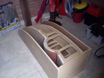 6 speaker in hulpgereedschap. klaar om gefreesd te worden. [1600x1200].jpg