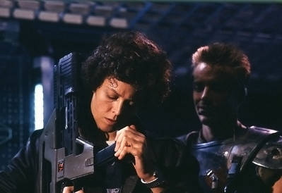 Ellen_Ripley_lll_Dwayne_5_(Aliens).jpg